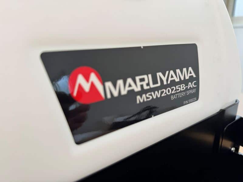 丸山製作所のバッテリー洗浄機ダブル